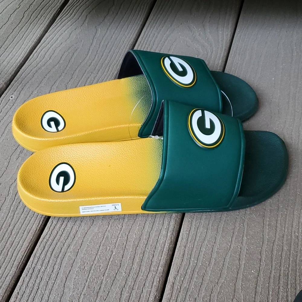 GREENBAY PACKERS SANDALS FLIP FLOPS MEN'S L 11-12 FOOTBALL NFL WISCONSIN WI